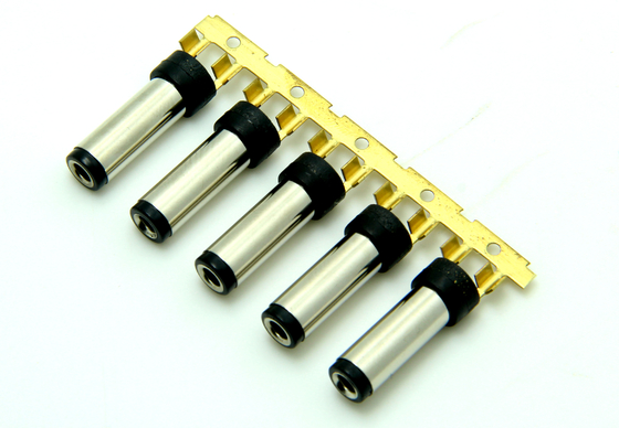 Włókno krągłowe typ 10A 12V 5,5 * 2,5 mm Przesyłek 18 AWG - 26 AWG Samiecki złącze wtyczki prądu stałego