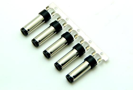 Włókno krągłowe typ 10A 12V 5,5 * 2,5 mm Przesyłek 18 AWG - 26 AWG Samiecki złącze wtyczki prądu stałego