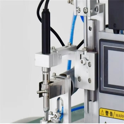 Przemysłowa automatyczna spawarka z napędem drutowym do złączy USB-C i DC5.5x2.5 (robotyczny system lutowania)