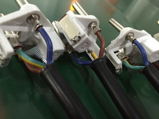 3-pinowa maszyna do produkcji przewodów elektrycznych Wtyczka elektryczna Automatyczna maszyna do zaciskania kabli