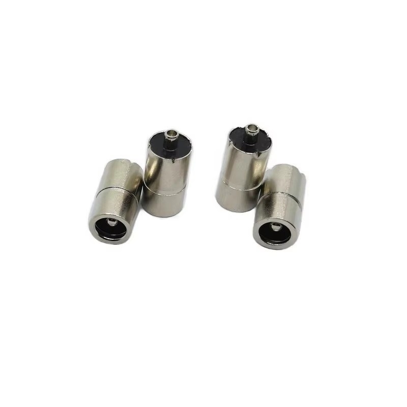 Włącznik z podłączeniem prądu stałego 5,5 mm*2,5 mm